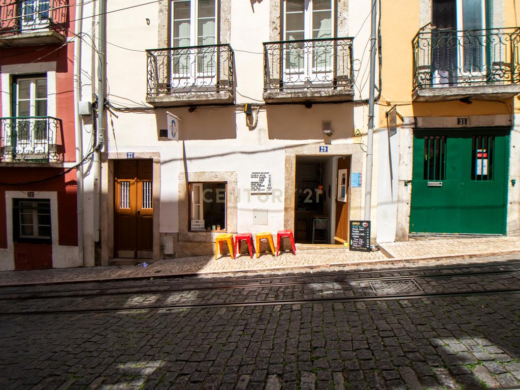Trespasse de Restaurante no Bairro Alto - Image 19