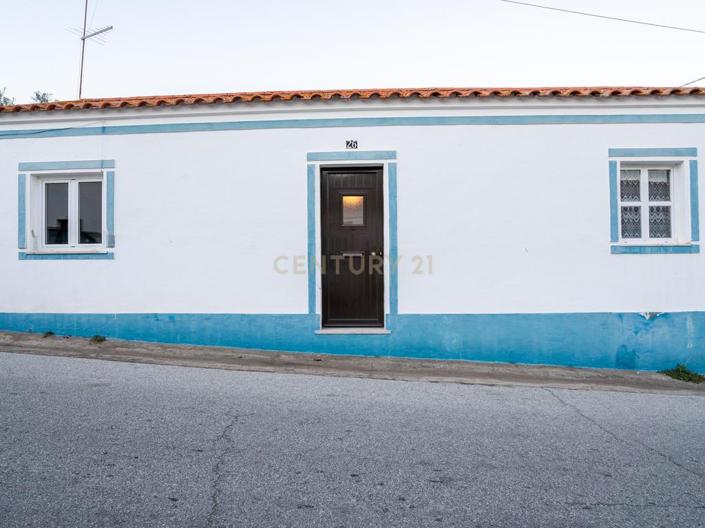 Casa para venda em Valverde - Image 1