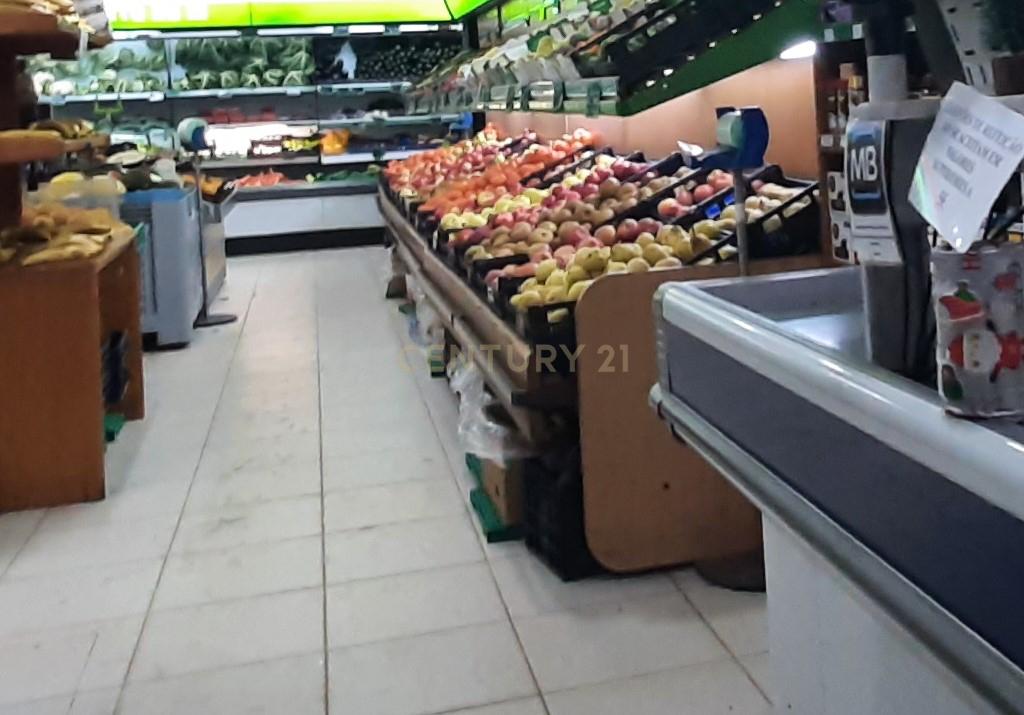OEIRAS 2 Lojas para venda com Yeld de 7,5% - Image 6