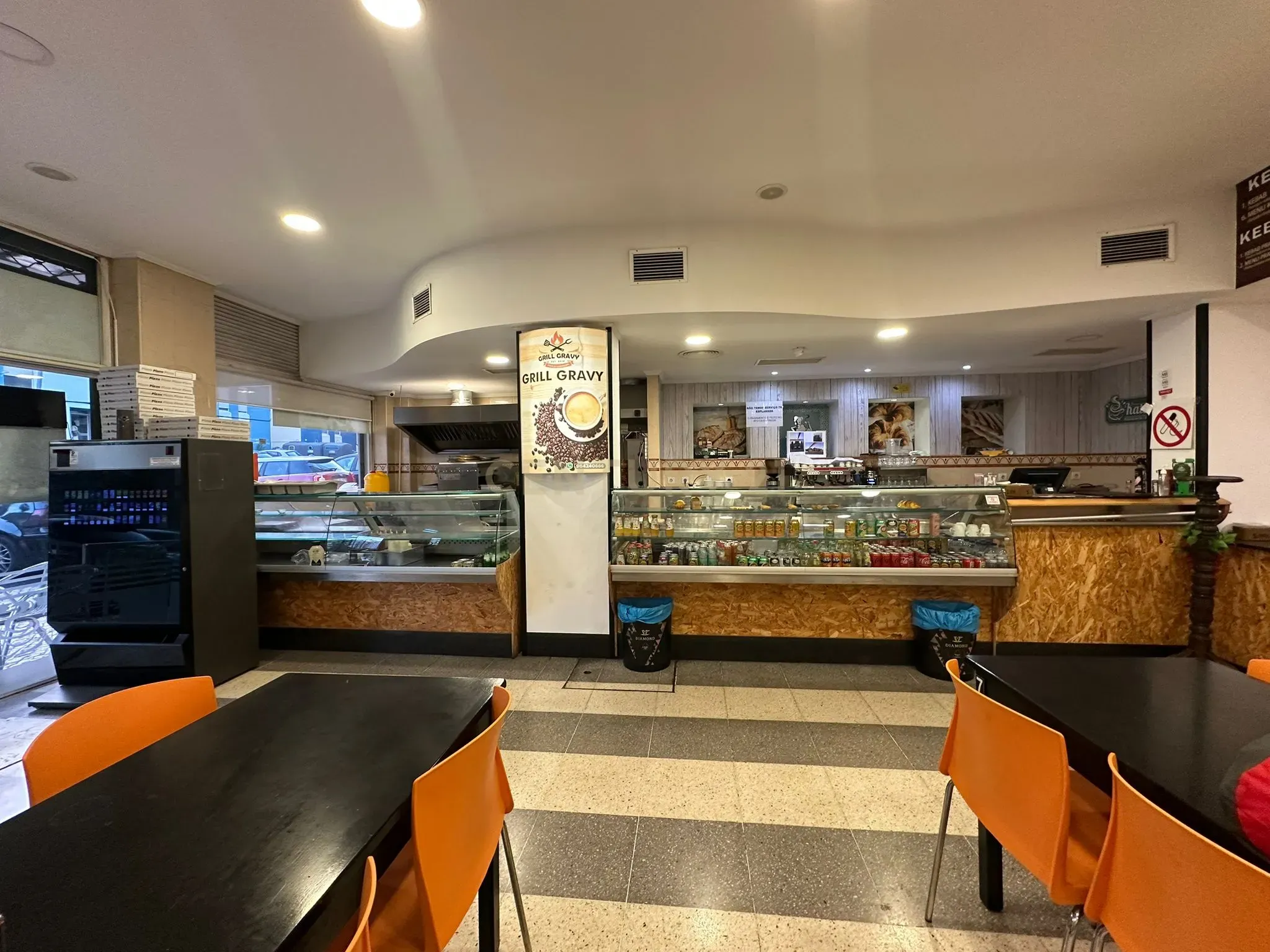 Restaurante para Trespasse em Odivelas - Localização privilegiada, apenas a 5 minutos do Metro - Image 1