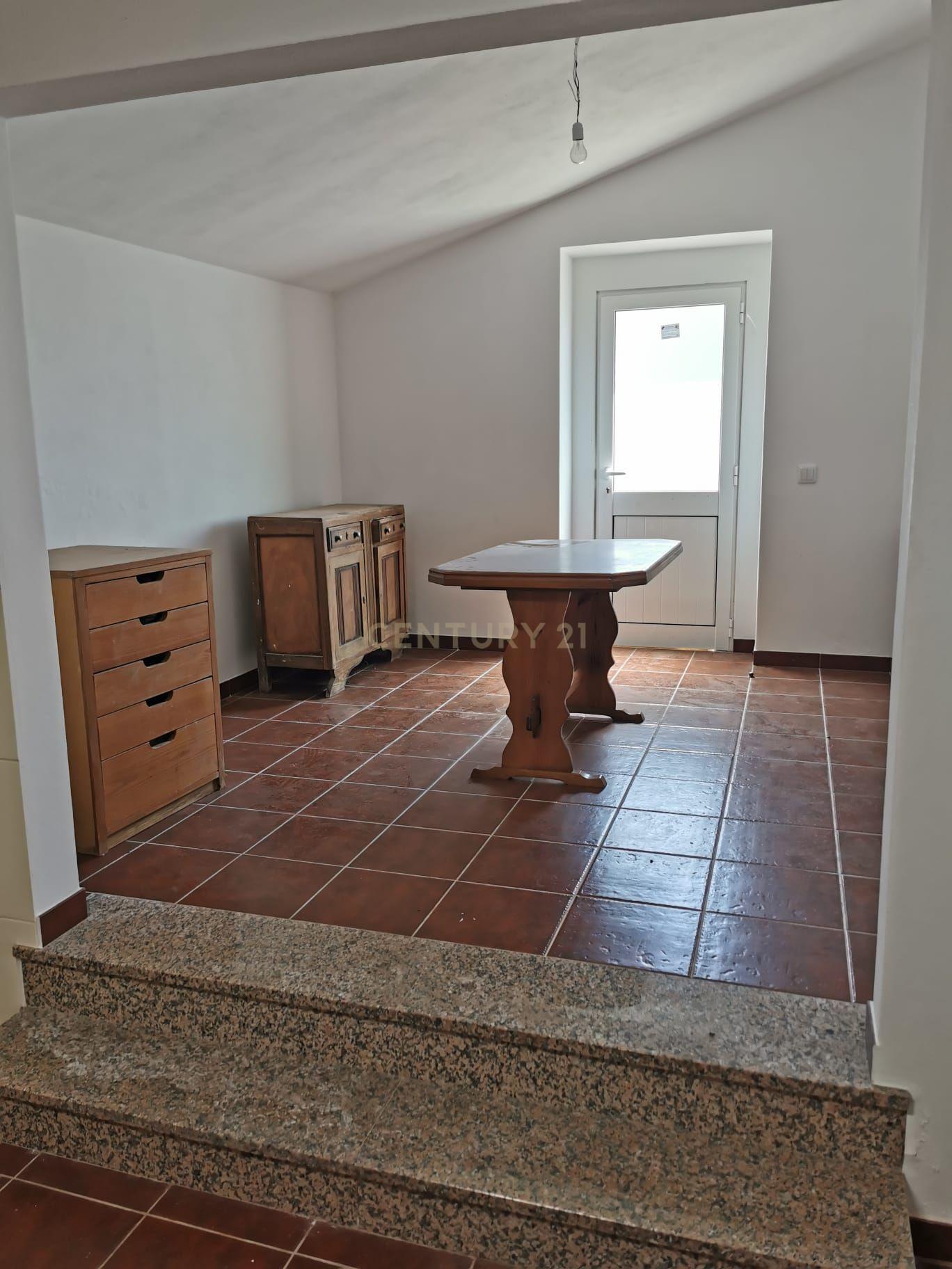 Casa terrea com anexo em ruina - Image 9