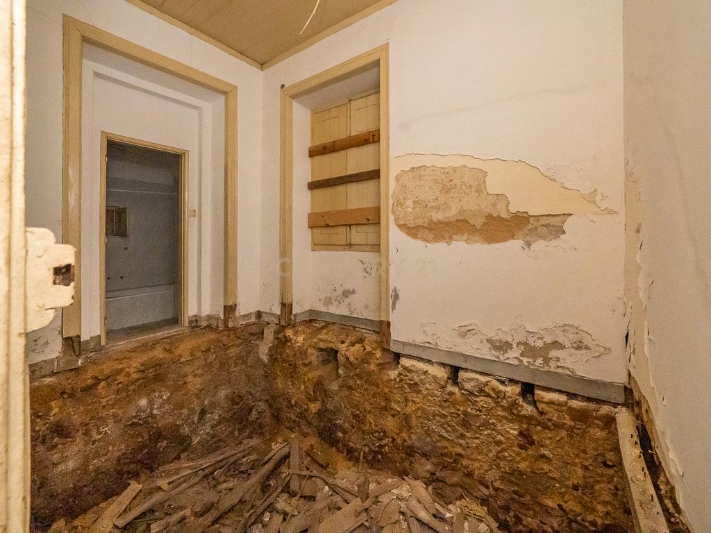 Edifício para Reabilitação Total no Bairro Salgado, Setúbal Bonfim composto por 8 apartamentos - Image 57