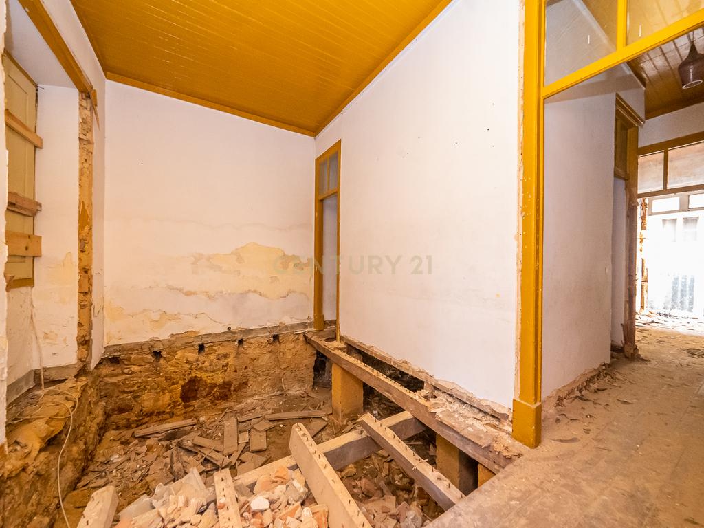 Edifício para Reabilitação Total no Bairro Salgado, Setúbal Bonfim composto por 8 apartamentos - Image 55