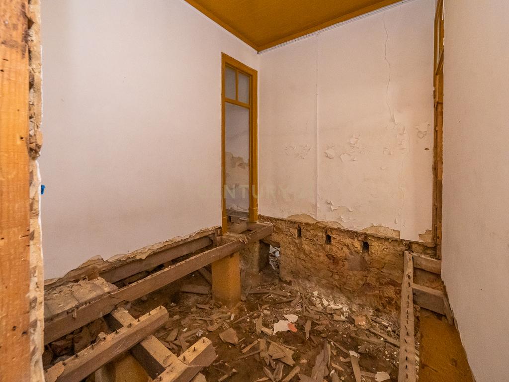 Edifício para Reabilitação Total no Bairro Salgado, Setúbal Bonfim composto por 8 apartamentos - Image 56