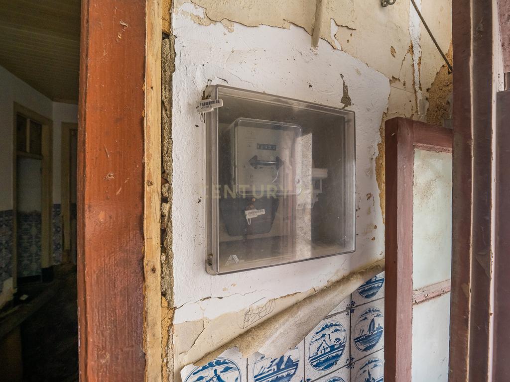 Edifício para Reabilitação Total no Bairro Salgado, Setúbal Bonfim composto por 8 apartamentos - Image 41