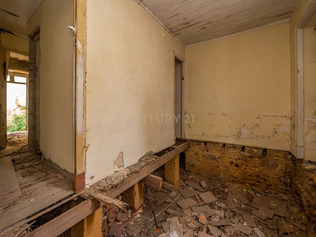 Edifício para Reabilitação Total no Bairro Salgado, Setúbal Bonfim composto por 8 apartamentos - Image 40