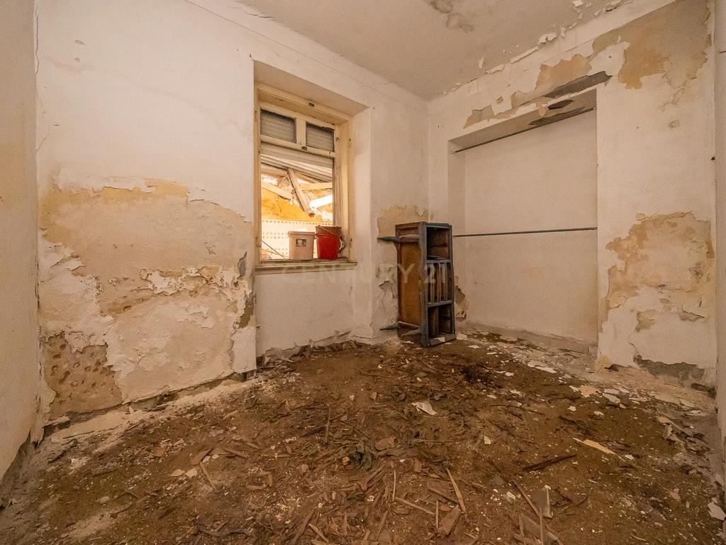 Edifício para Reabilitação Total no Bairro Salgado, Setúbal Bonfim composto por 8 apartamentos - Image 31