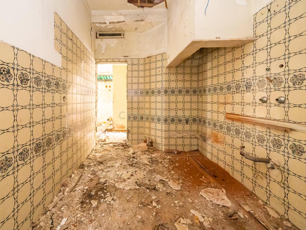 Edifício para Reabilitação Total no Bairro Salgado, Setúbal Bonfim composto por 8 apartamentos - Image 24