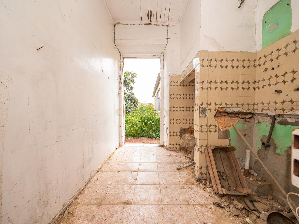 Edifício para Reabilitação Total no Bairro Salgado, Setúbal Bonfim composto por 8 apartamentos - Image 93