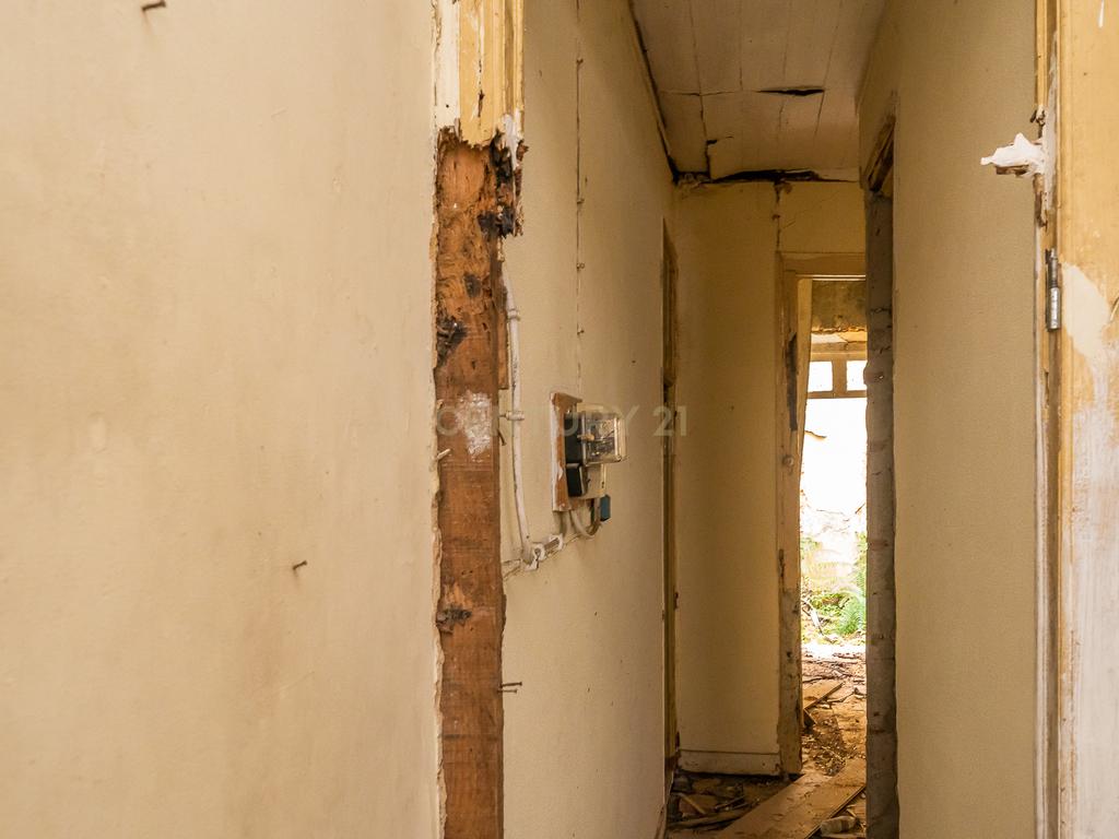 Edifício para Reabilitação Total no Bairro Salgado, Setúbal Bonfim composto por 8 apartamentos - Image 51