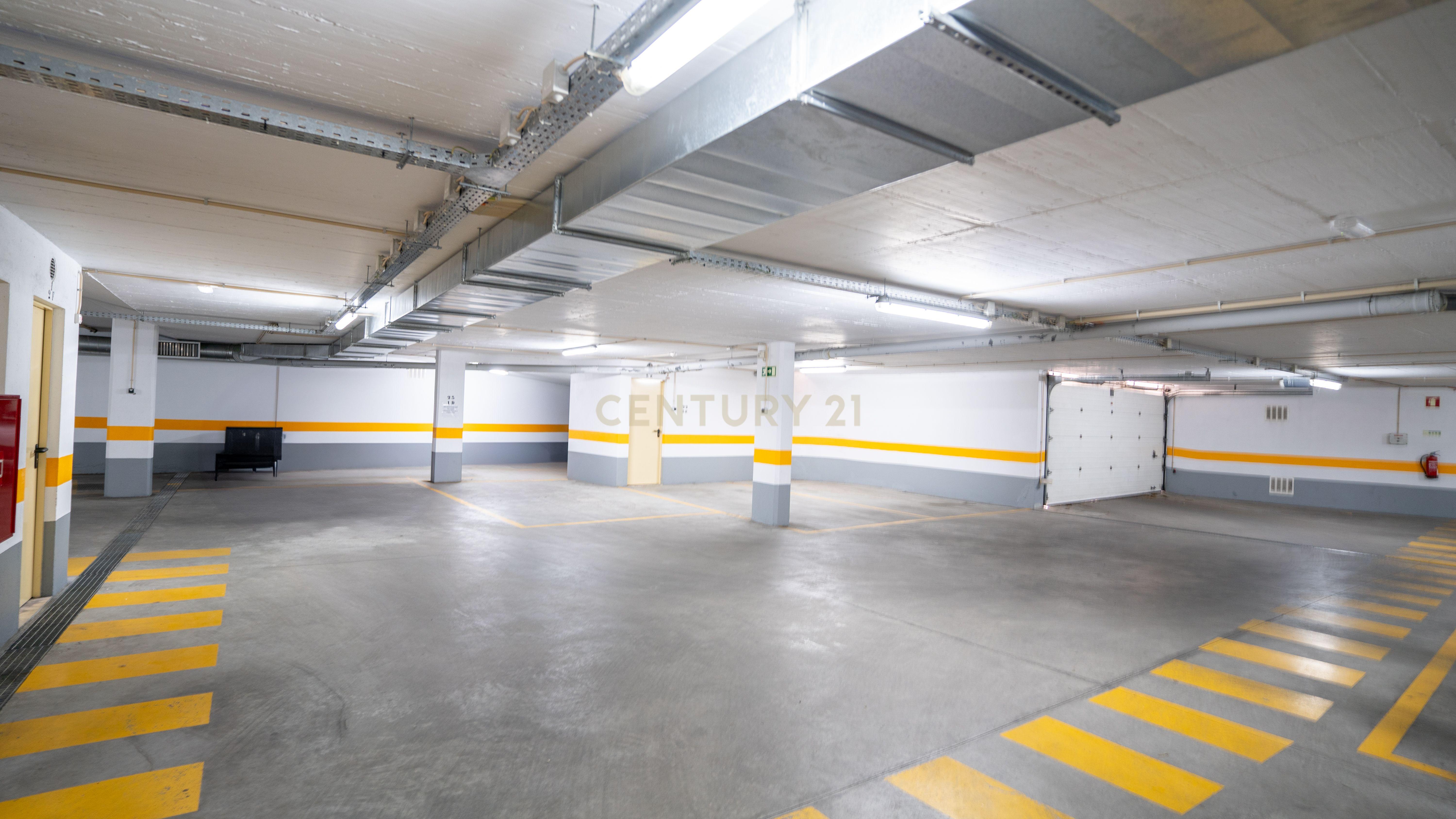 Apartamento com Terraço T2 de Charme em Benfica - Excelência e Conforto - Image 57