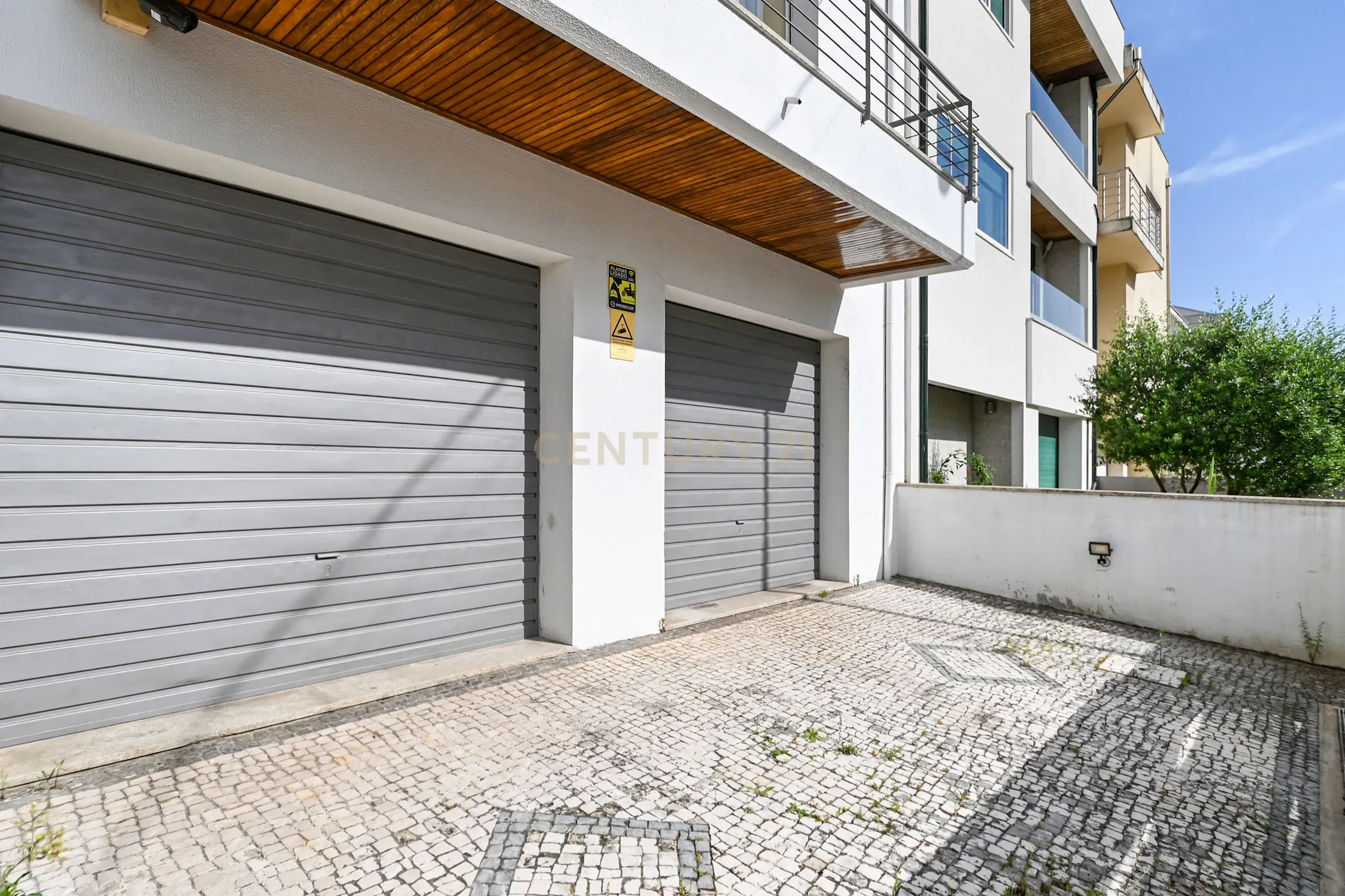Moradia T5 com 5 Suítes, Rio Tinto, Porto - Image 7