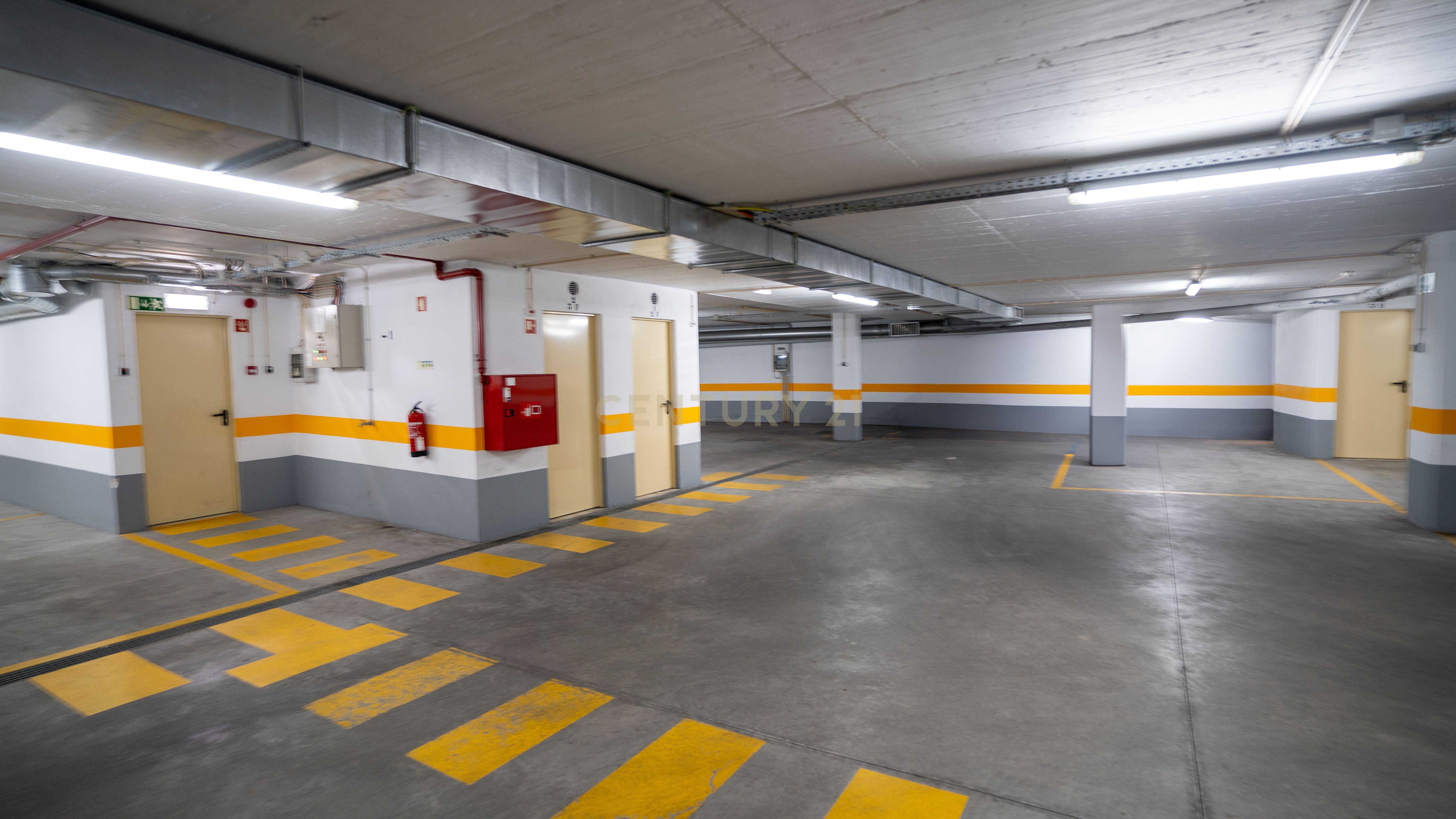 Apartamento com Terraço T2 de Charme em Benfica - Excelência e Conforto - Image 55