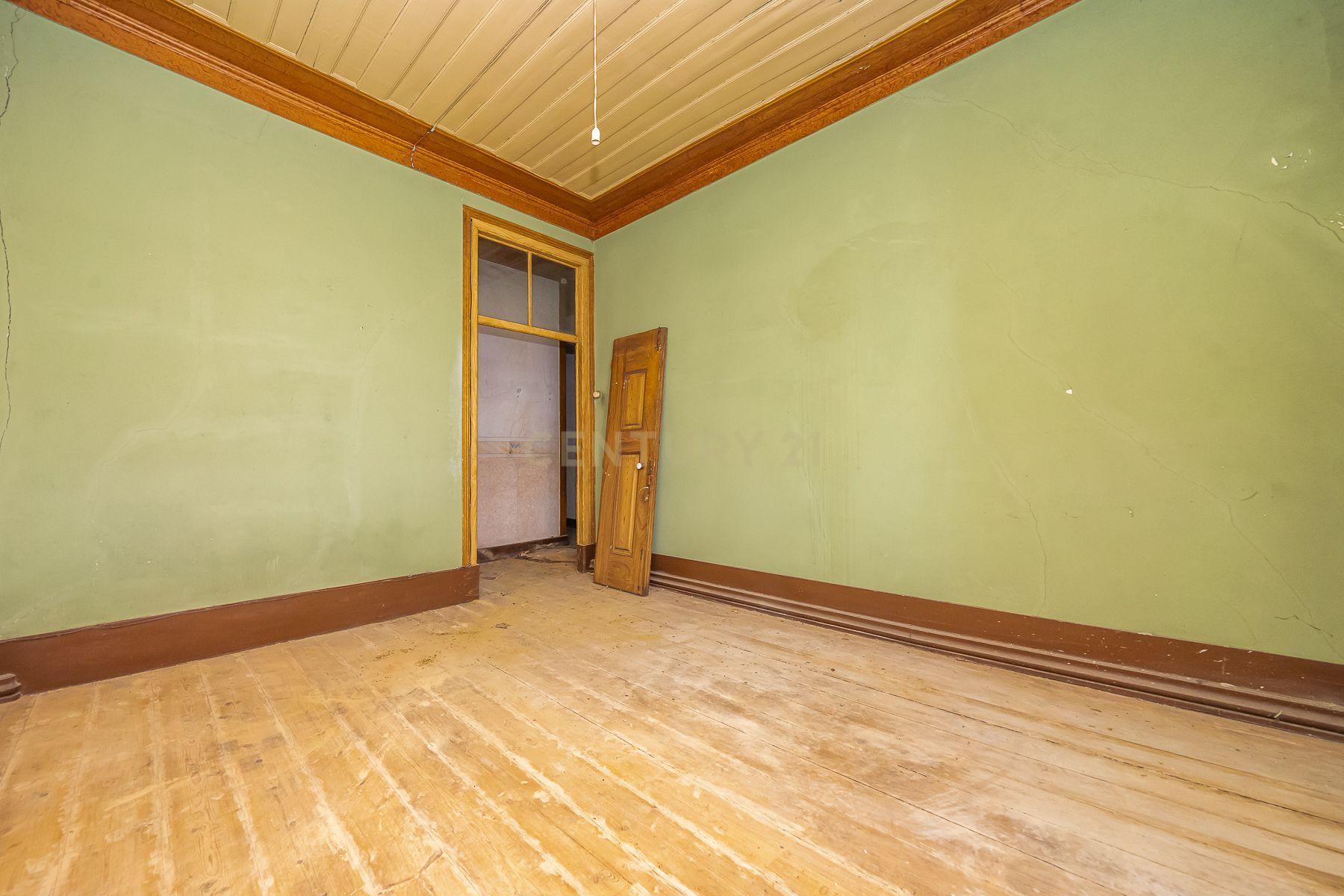Prédio com 370m2 no Bairro Salgado para remodelação total - Image 21