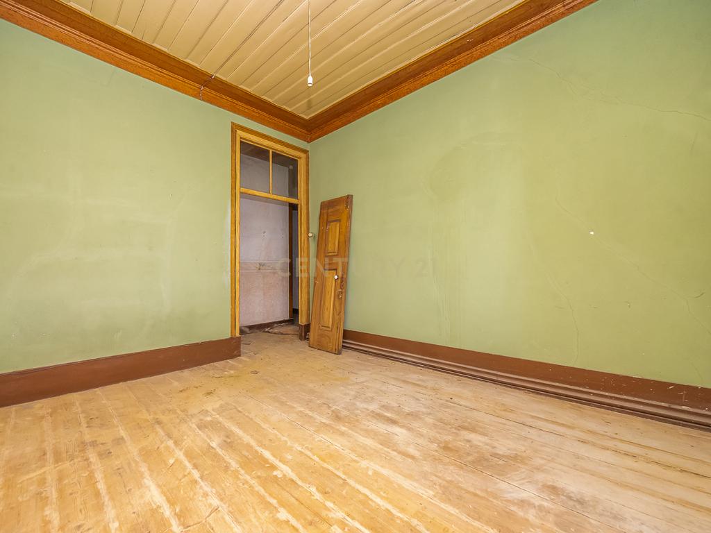 Prédio com 370m2 no Bairro Salgado para remodelação total - Image 21