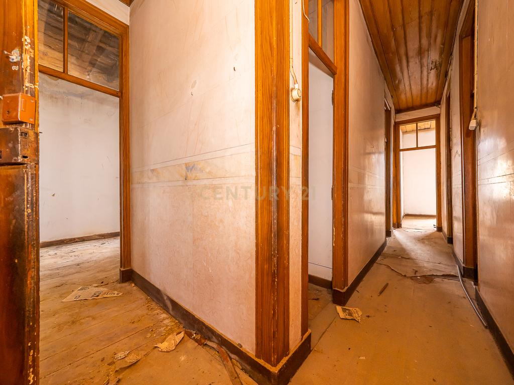 Prédio com 370m2 no Bairro Salgado para remodelação total - Image 7