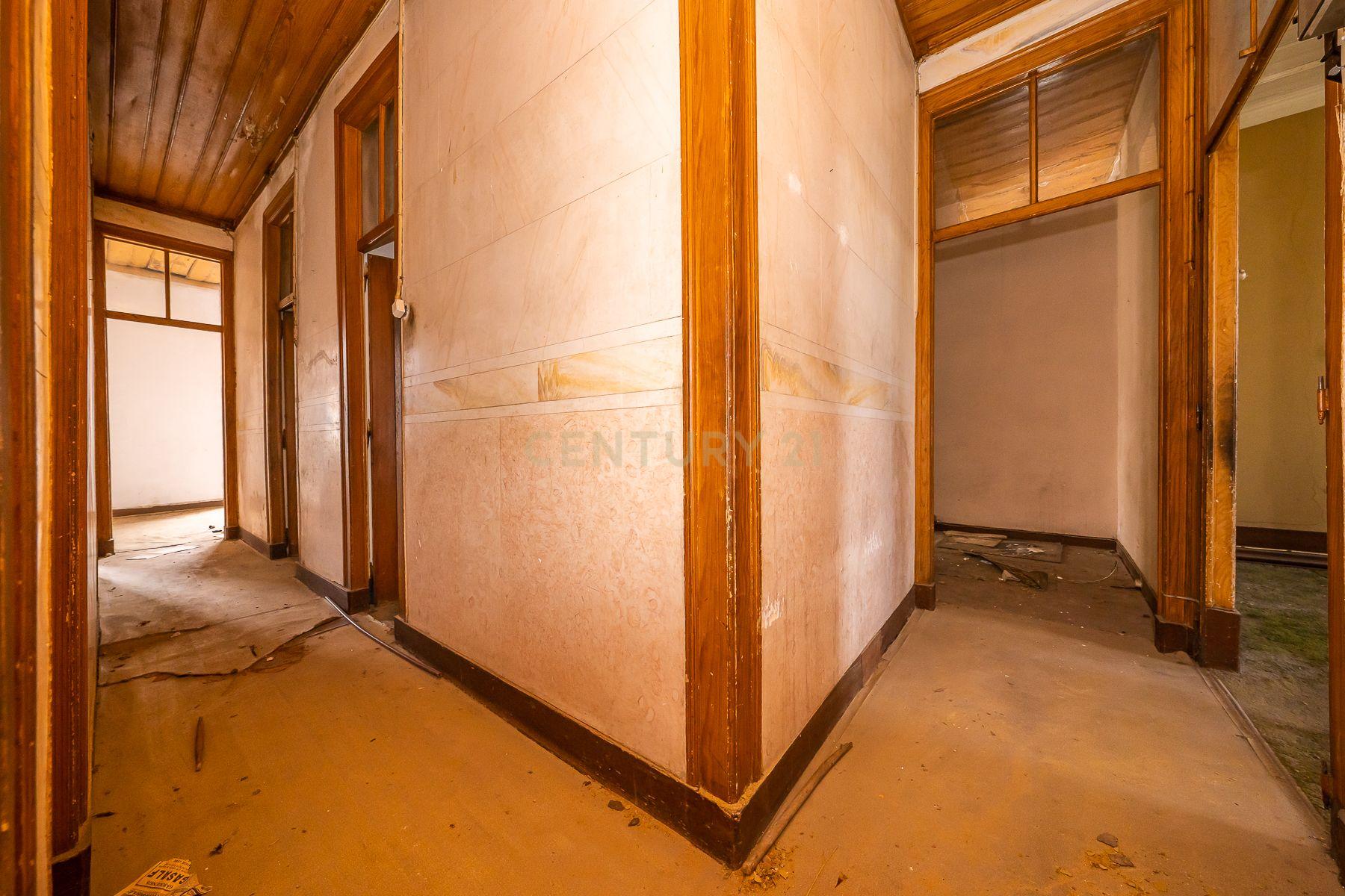 Prédio com 370m2 no Bairro Salgado para remodelação total - Image 14