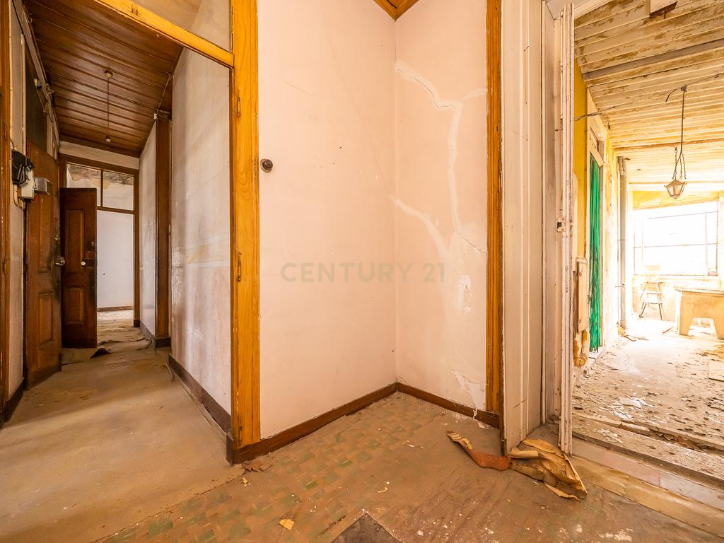 Prédio com 370m2 no Bairro Salgado para remodelação total - Image 13