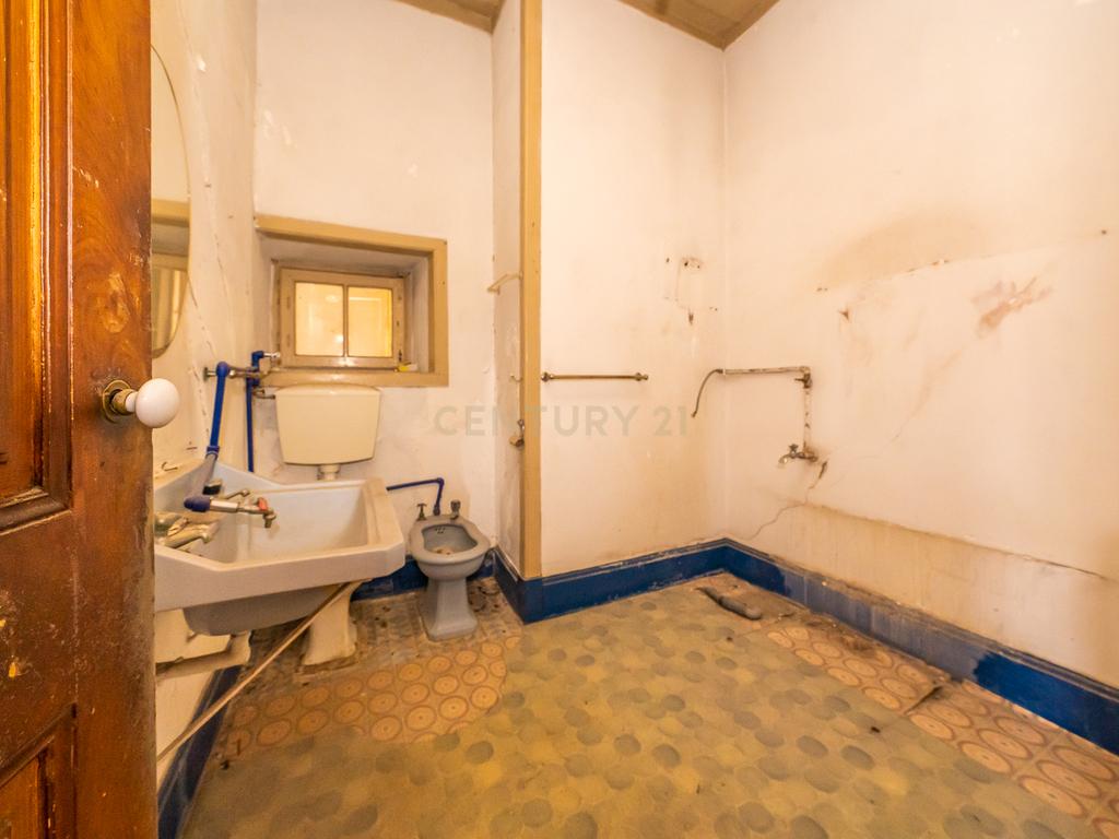 Prédio com 370m2 no Bairro Salgado para remodelação total - Image 27