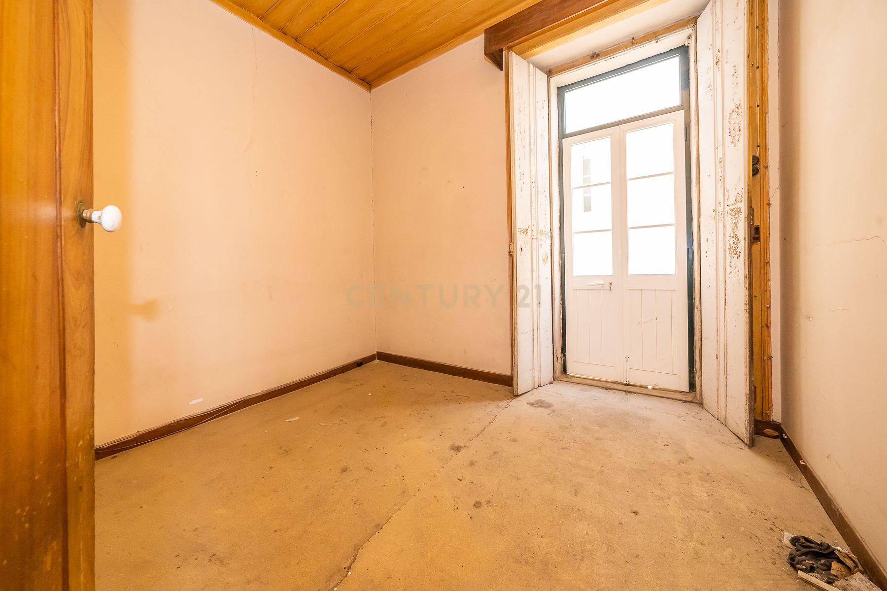 Prédio com 370m2 no Bairro Salgado para remodelação total - Image 23