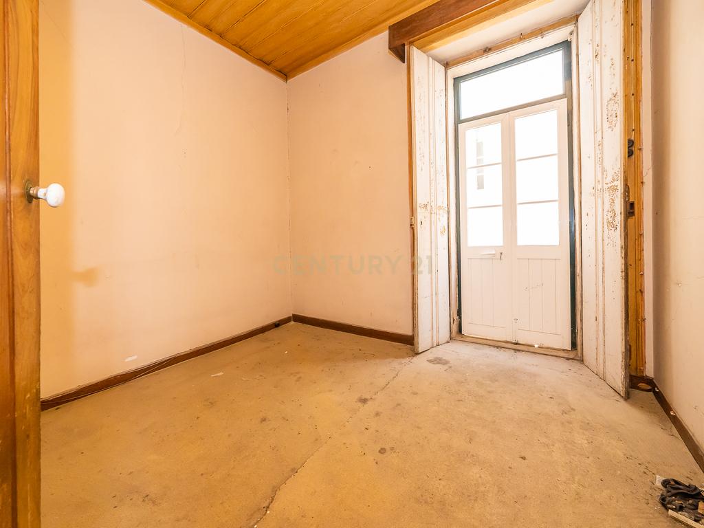 Prédio com 370m2 no Bairro Salgado para remodelação total - Image 23