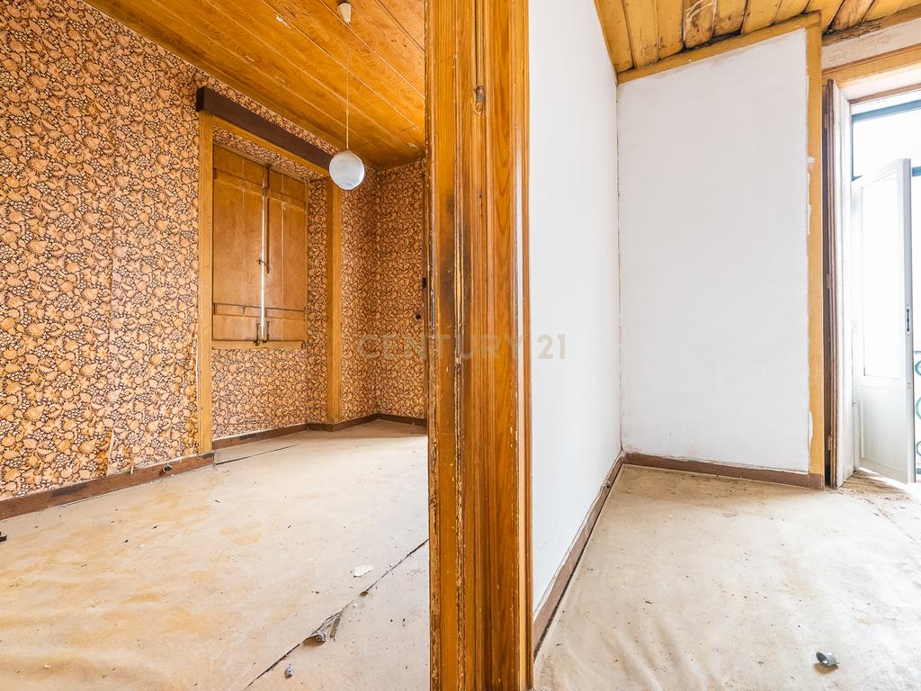 Prédio com 370m2 no Bairro Salgado para remodelação total - Image 16