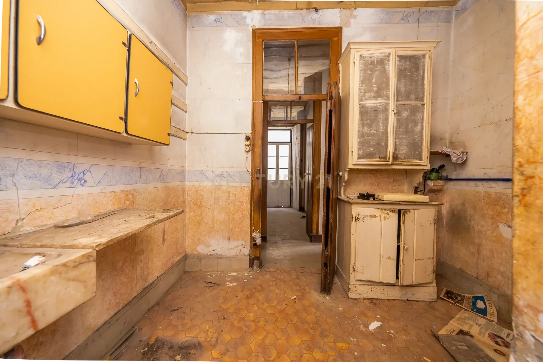 Prédio com 370m2 no Bairro Salgado para remodelação total - Image 18