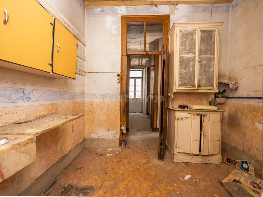 Prédio com 370m2 no Bairro Salgado para remodelação total - Image 18