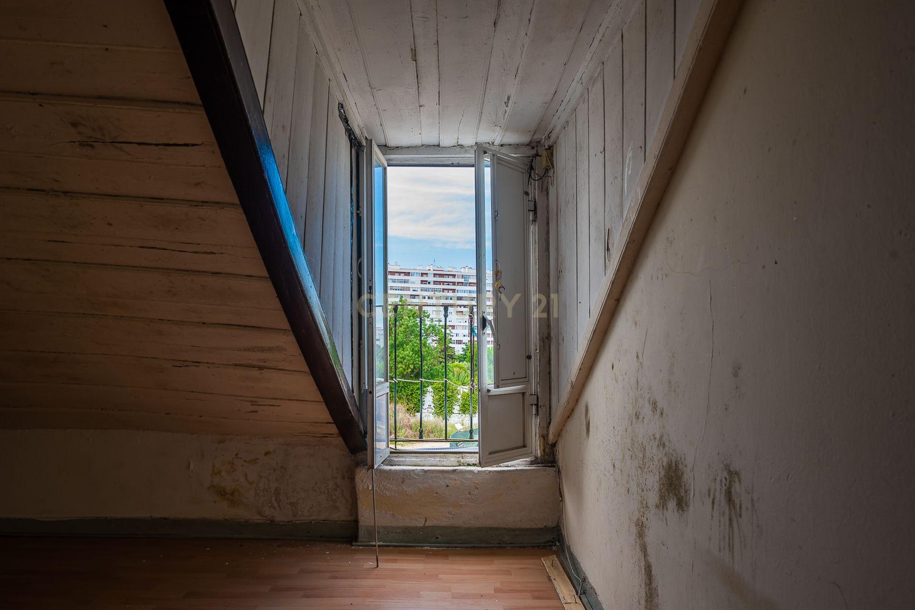 Prédio com 370m2 no Bairro Salgado para remodelação total - Image 35