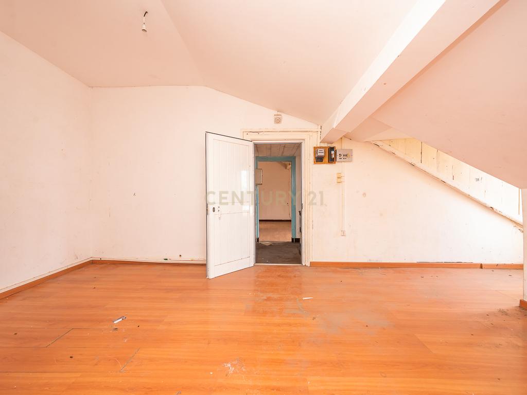 Prédio com 370m2 no Bairro Salgado para remodelação total - Image 36