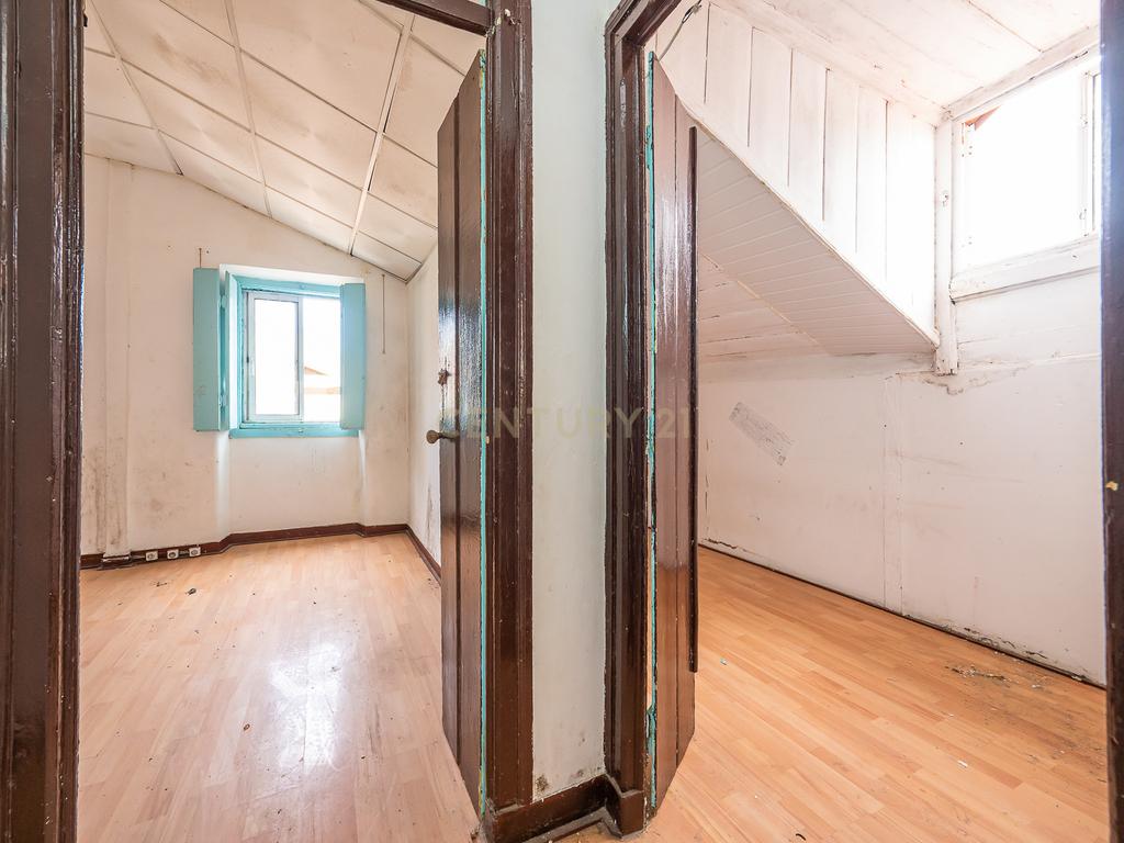 Prédio com 370m2 no Bairro Salgado para remodelação total - Image 43