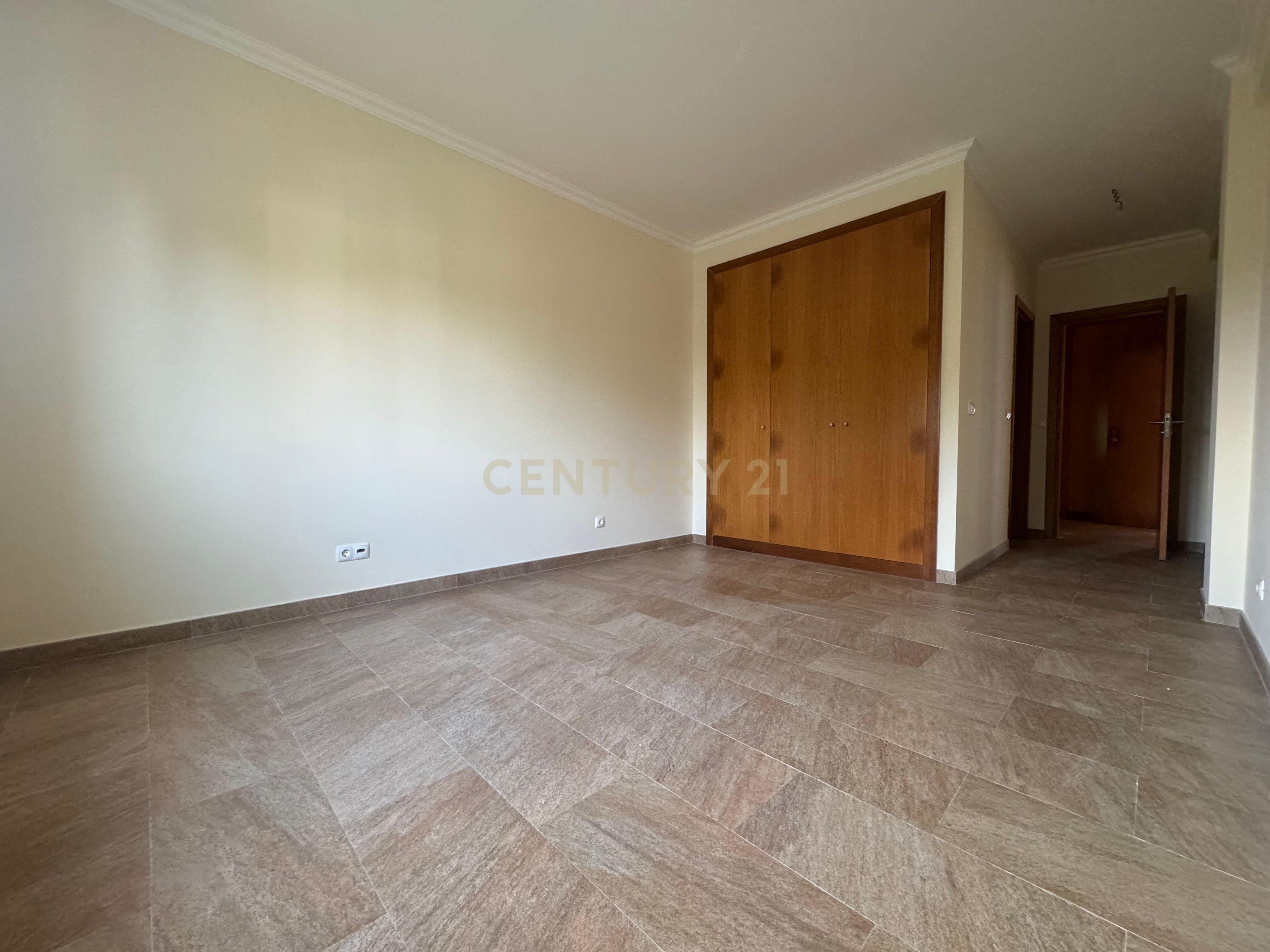 Encantadora moradia de 3 quartos situada no condomínio fechado Casas da Aldeia, em São Francisco da Serra - Image 23