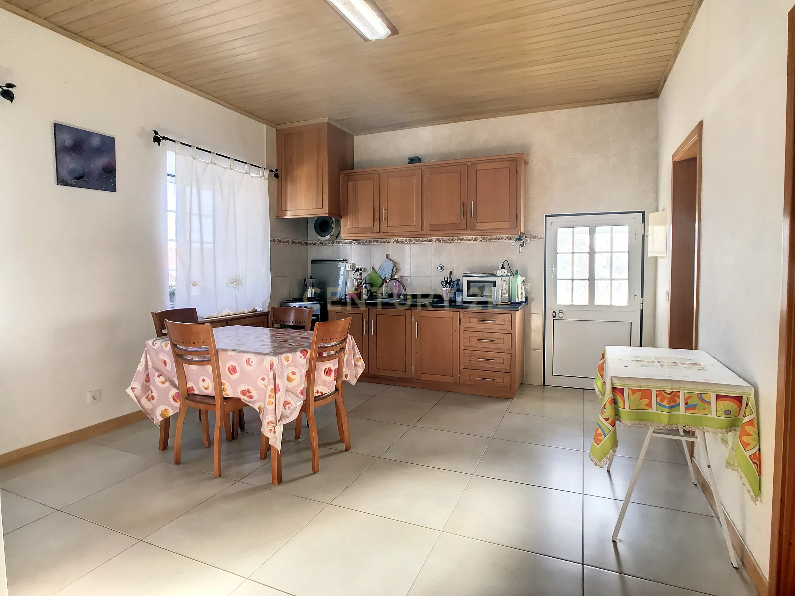 Moradia composta por 2 apartamentos T1 + T2 na Vila de Porto Judeu - Image 15