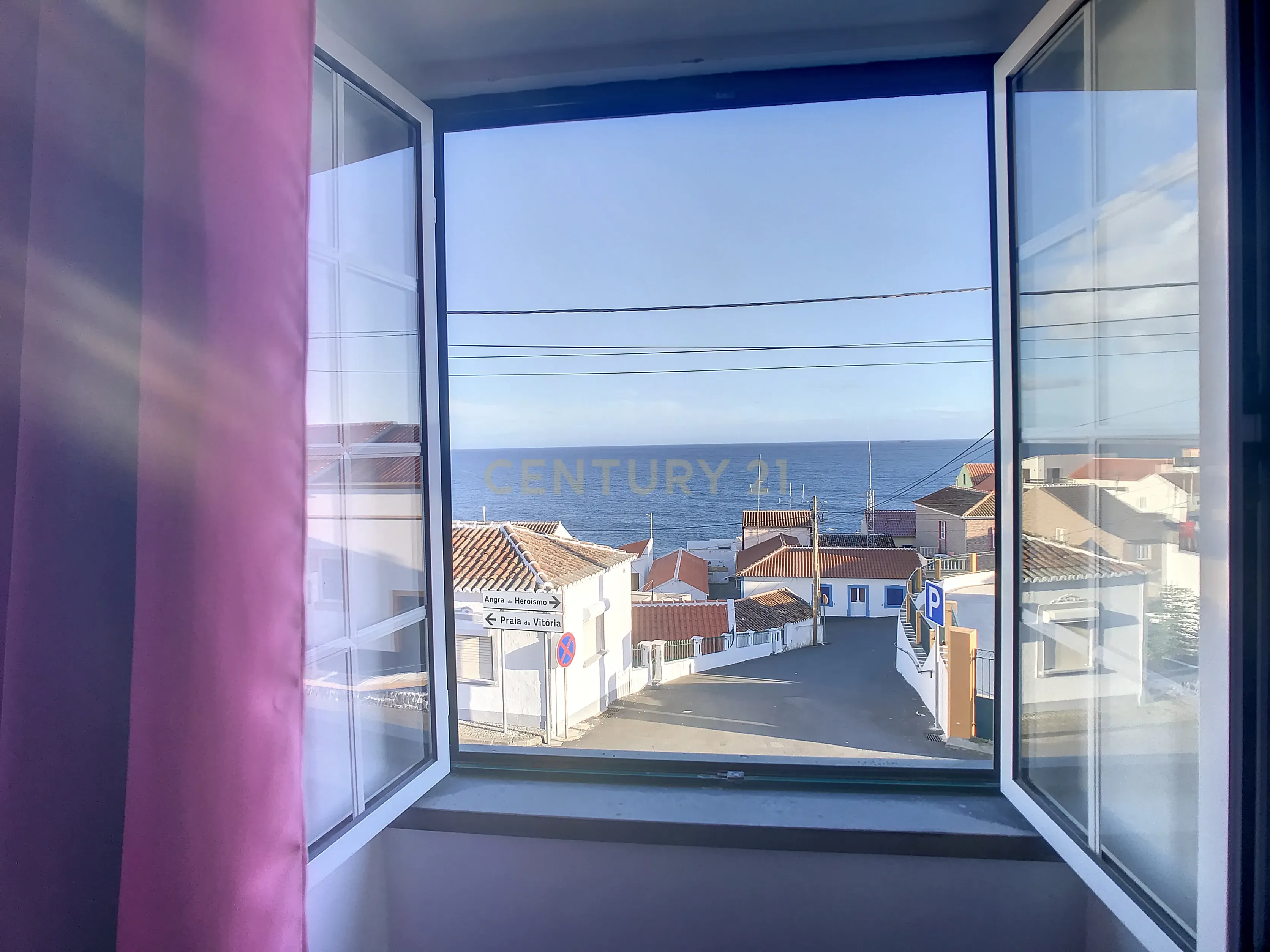 Moradia composta por 2 apartamentos T1 + T2 na Vila de Porto Judeu - Image 5