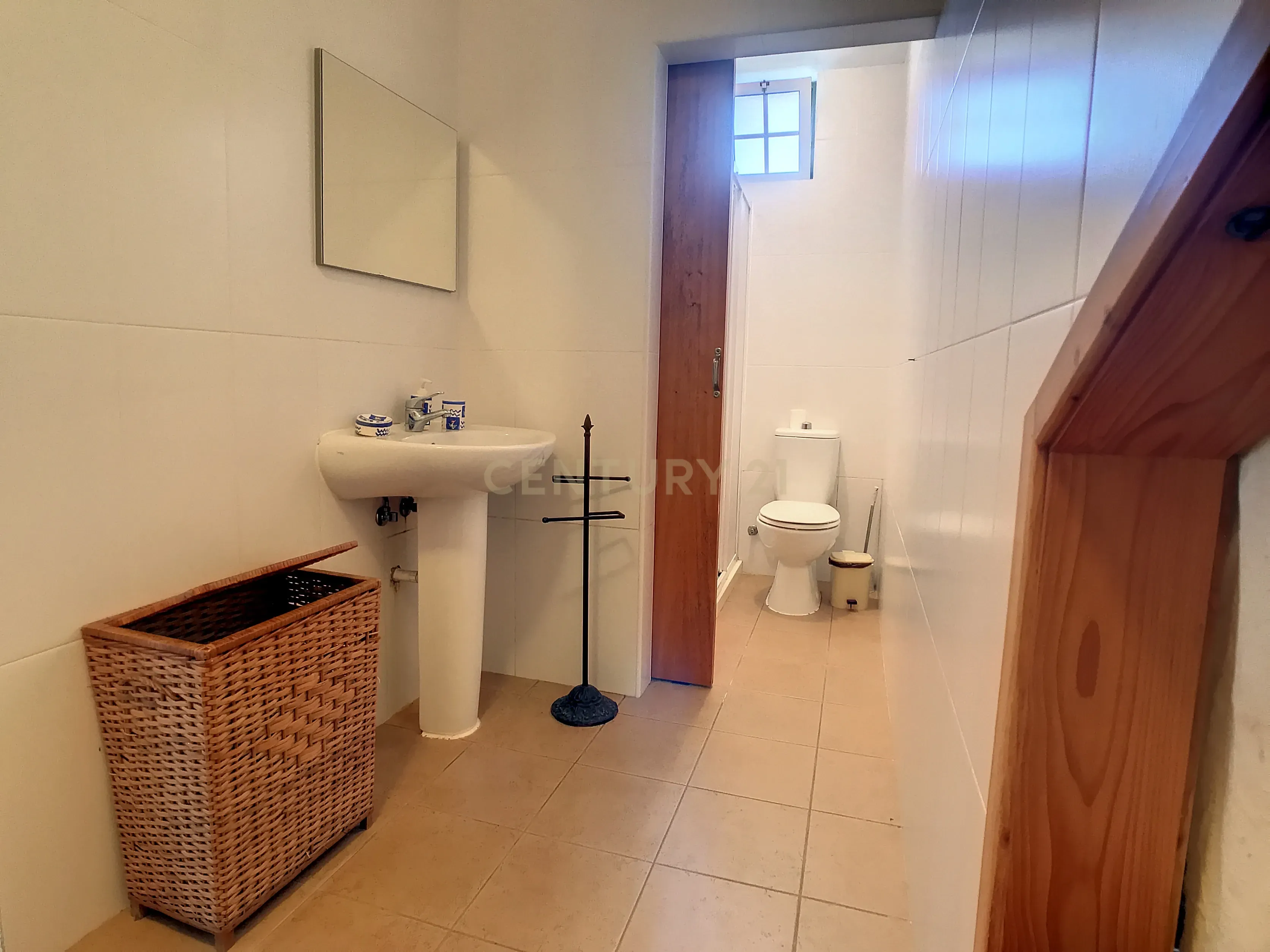 Moradia composta por 2 apartamentos T1 + T2 na Vila de Porto Judeu - Image 13