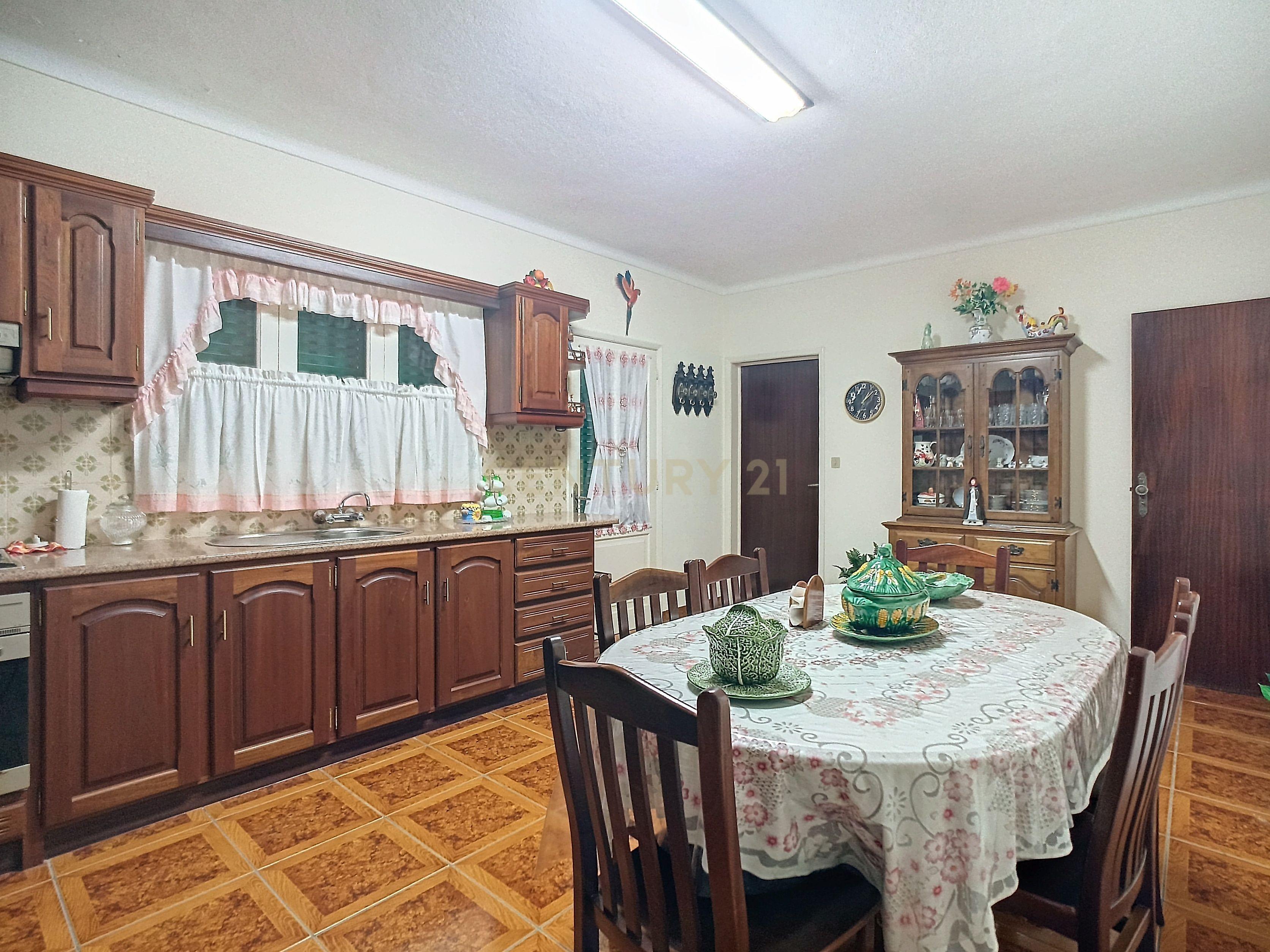 Moradia T4 em Rabo de Peixe, no concelho da Ribeira Grande! - Image 17