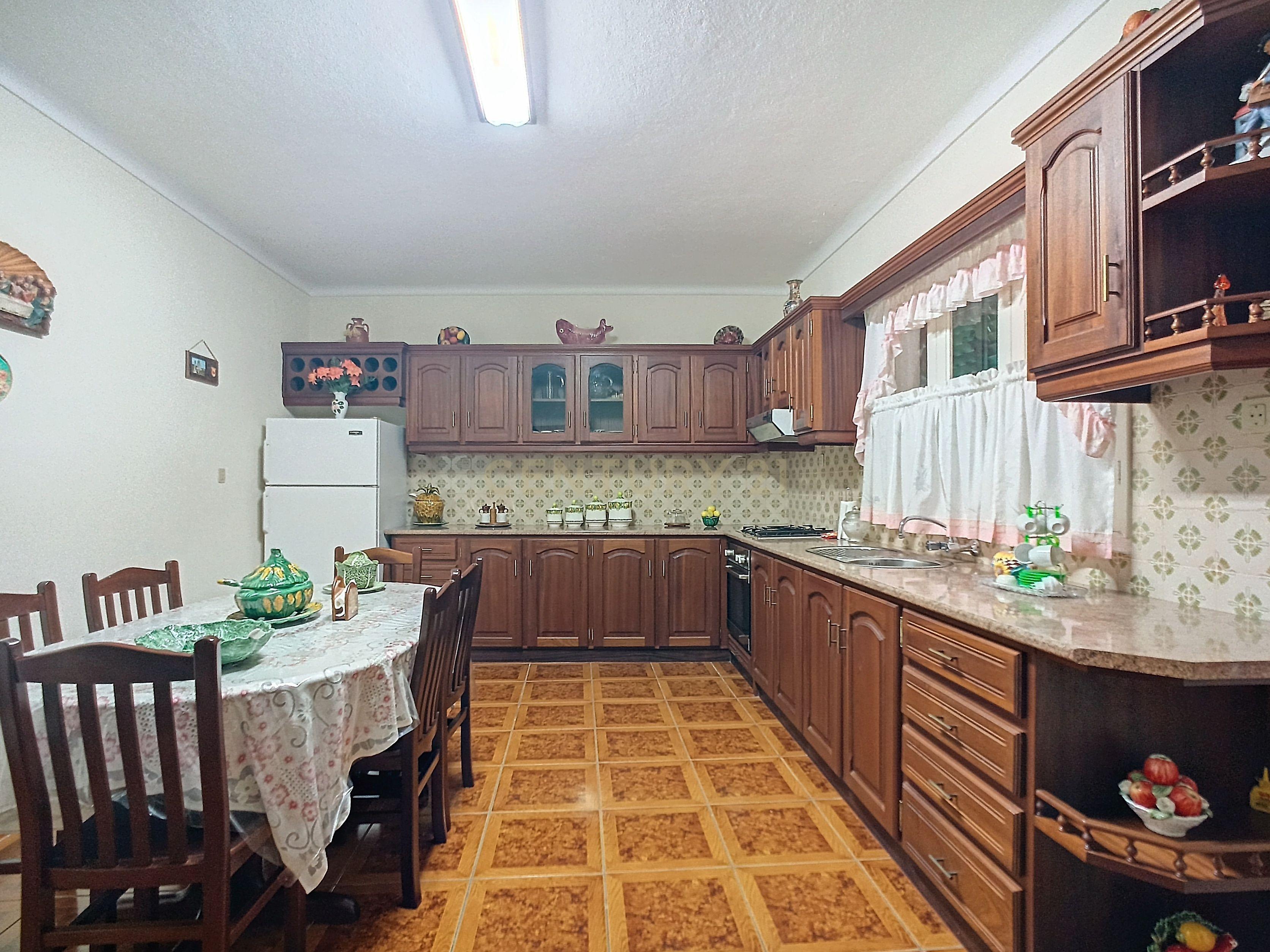 Moradia T4 em Rabo de Peixe, no concelho da Ribeira Grande! - Image 16