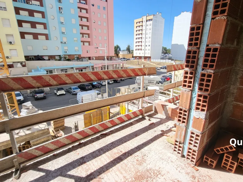 APARTAMENTO T2 COM TERRAÇO | SANTA MARTA DO PINHAL | CORROIOS - Image 11