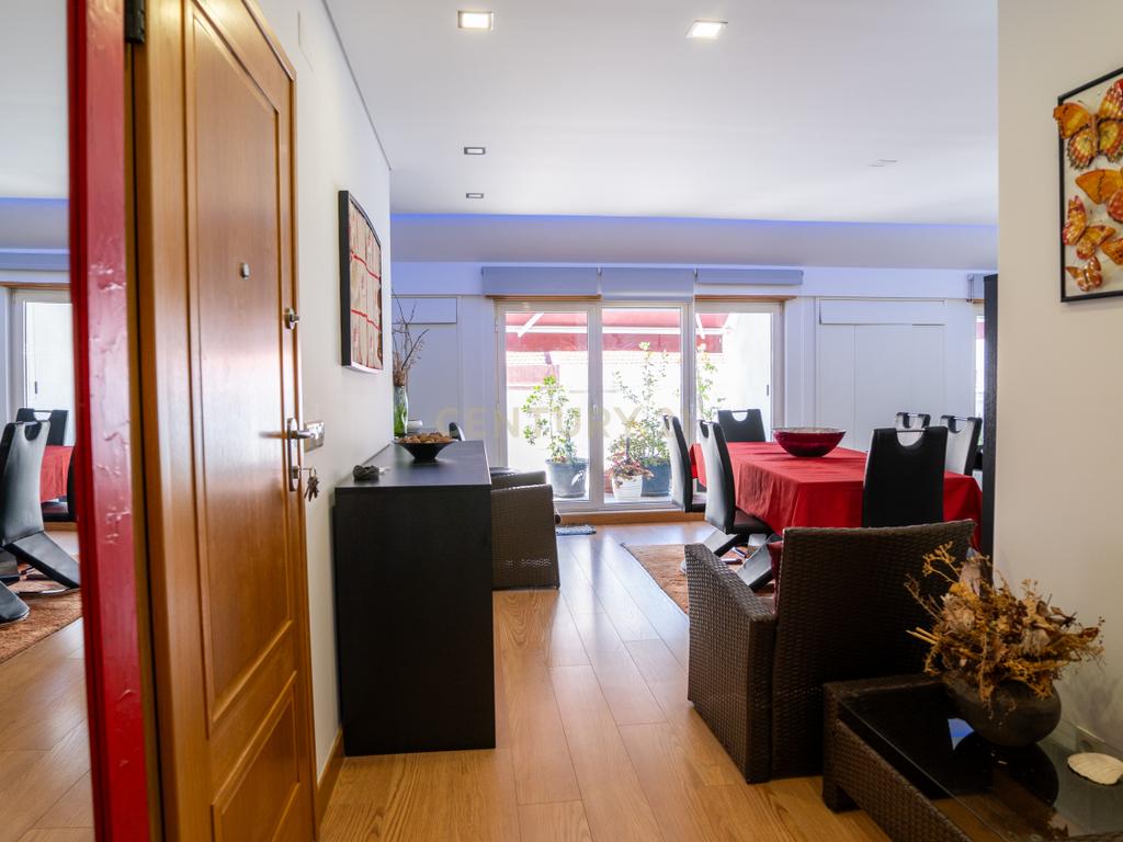Apartamento com Terraço T2  de Charme em Benfica - Excelência e Conforto - Image 13