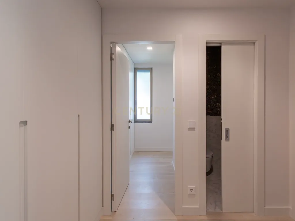 Apartamento T2 Centro Cascais com piscina e jardim privativos - Image 19