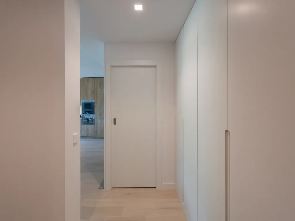 Apartamento T2 Centro Cascais com piscina e jardim privativos - Image 18