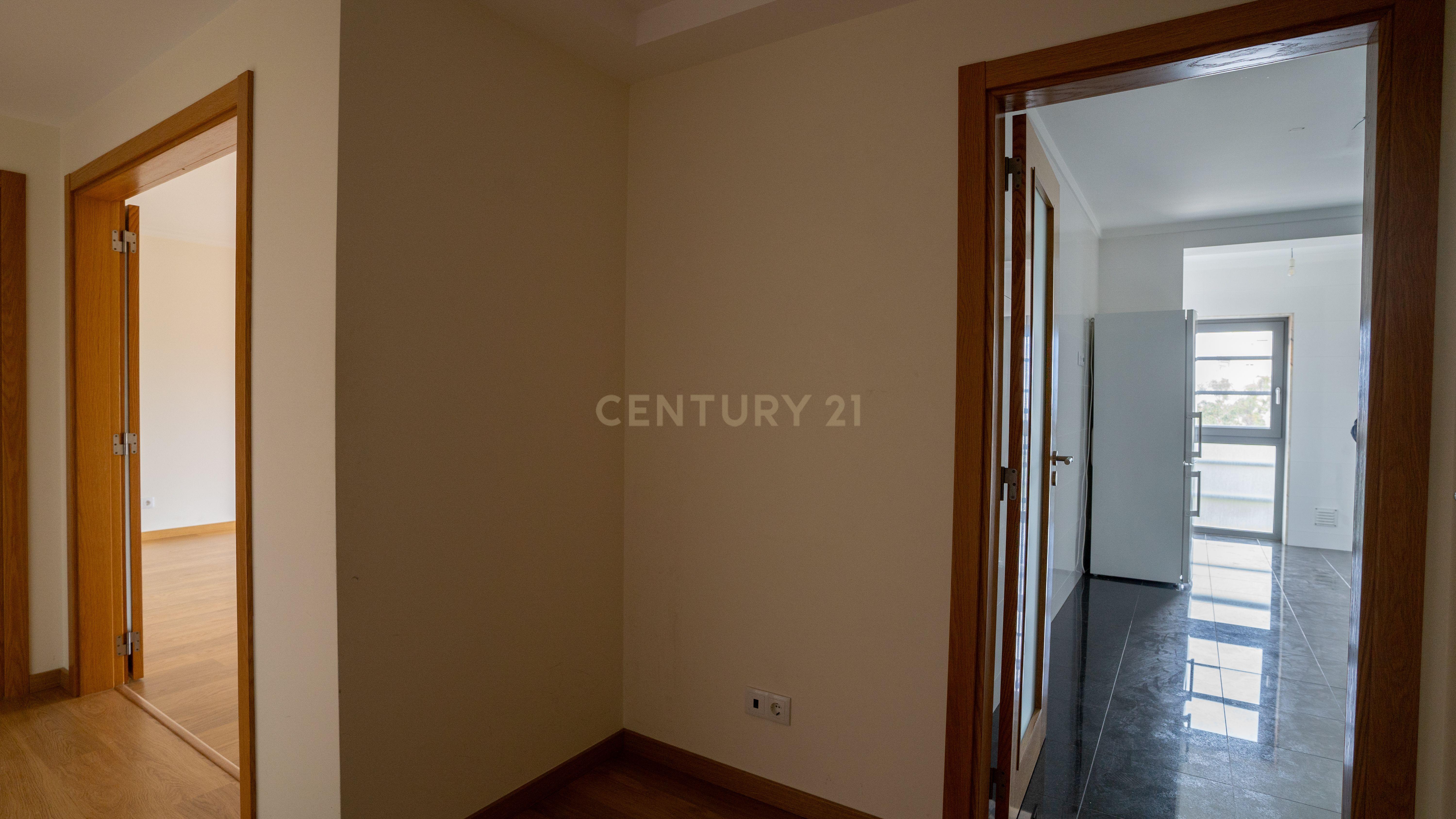 Apartamento T2 Moderno junto ao SPACIO Shopping Olivais - Image 25