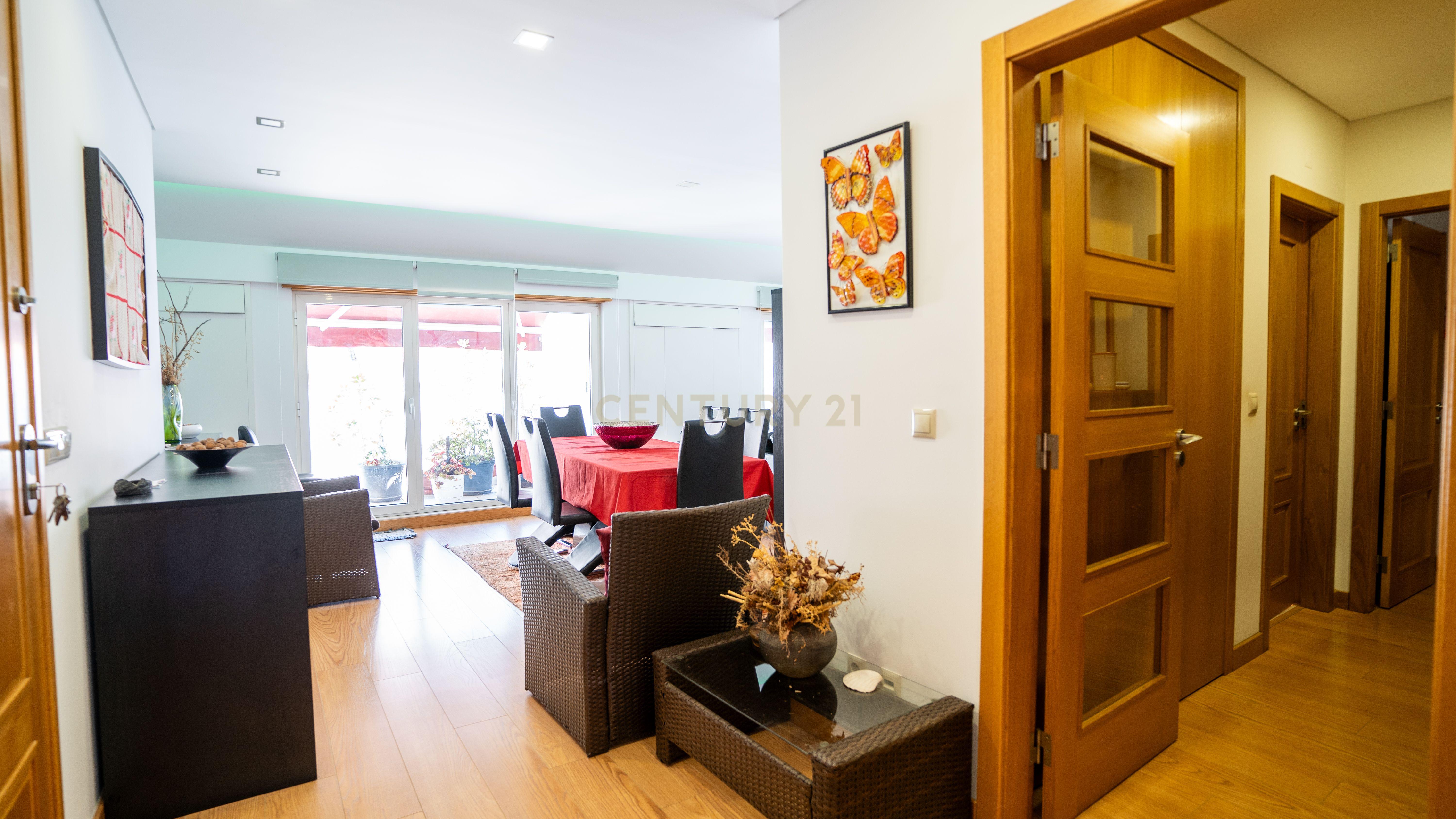 Apartamento com Terraço T2 de Charme em Benfica - Excelência e Conforto - Image 12