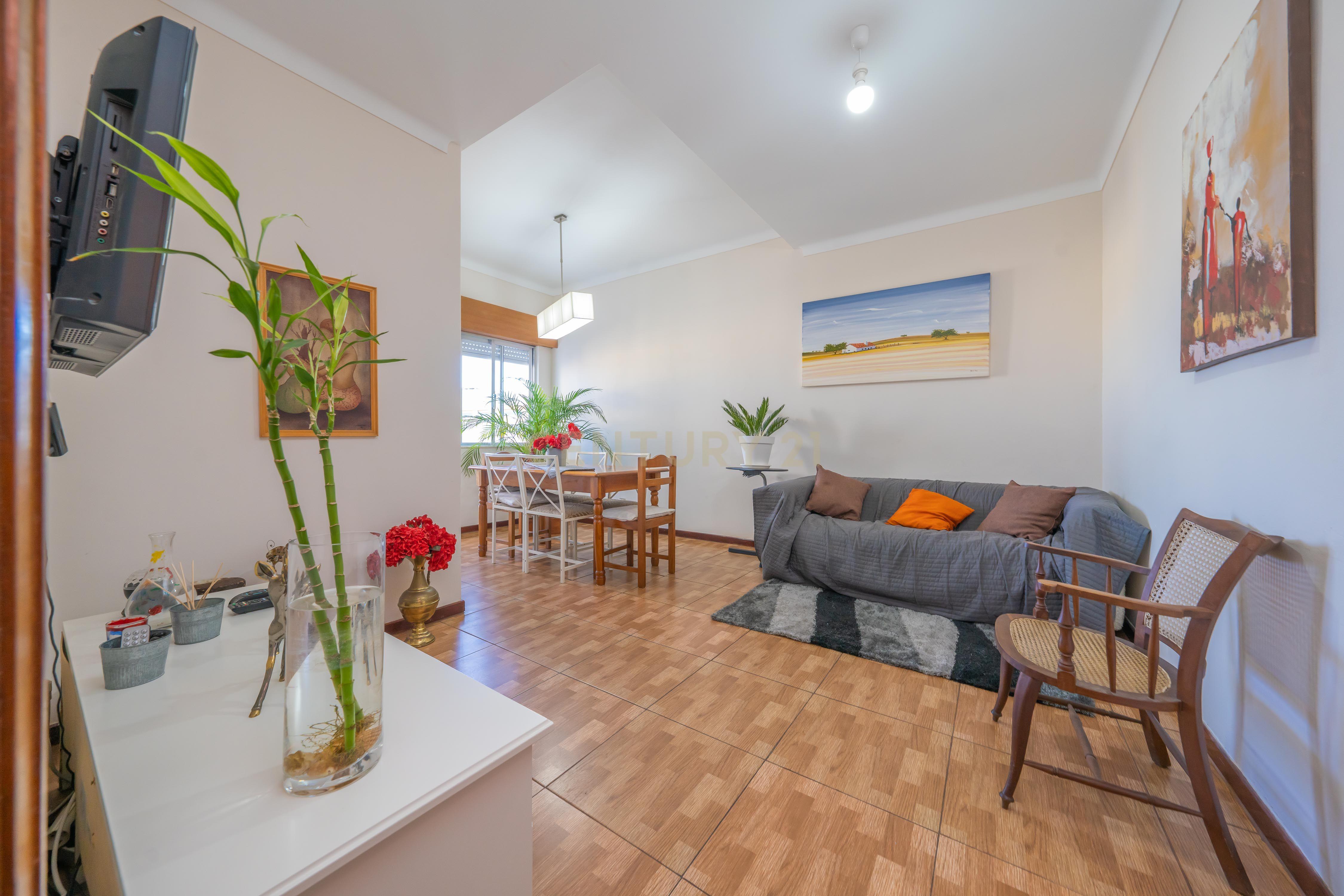 Simplesmente Bonfim Apartamento T3 à Venda na Baixa de Setúbal Bonfim - Image 6