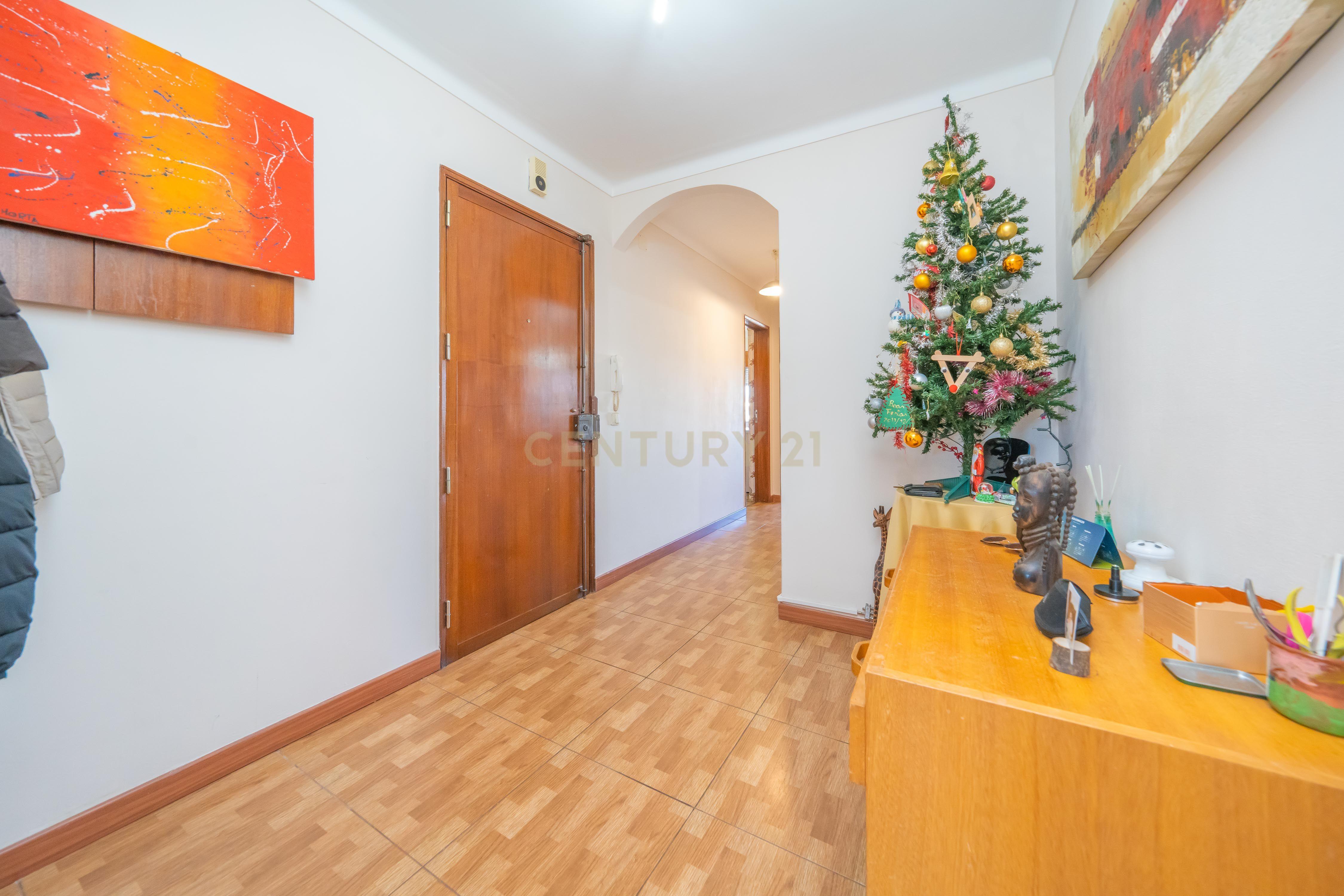 Simplesmente Bonfim Apartamento T3 à Venda na Baixa de Setúbal Bonfim - Image 8