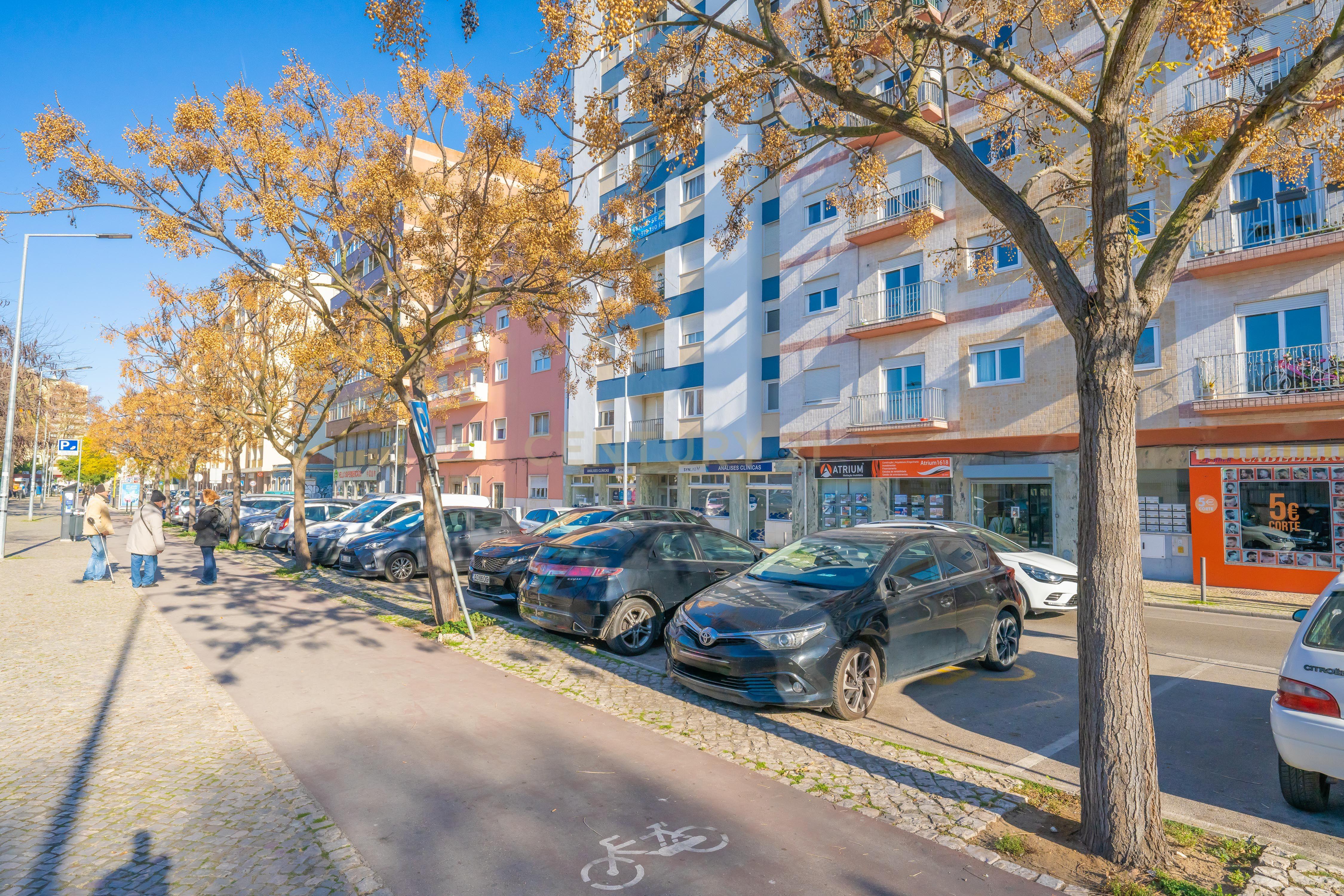 Simplesmente Bonfim Apartamento T3 à Venda na Baixa de Setúbal Bonfim - Image 1