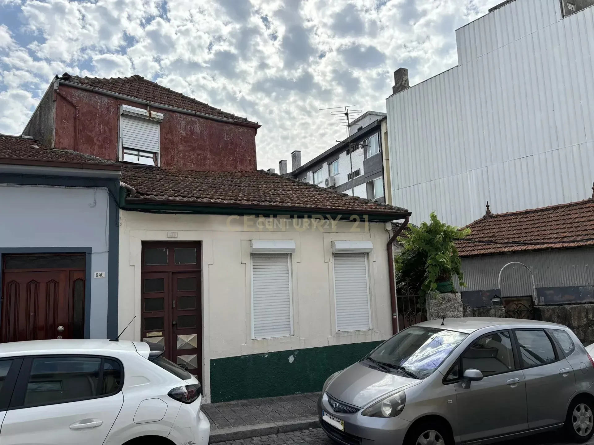 Moradia T3 em terreno c/257m² à Rua da Estação, São Mamede Infesta - Image 2