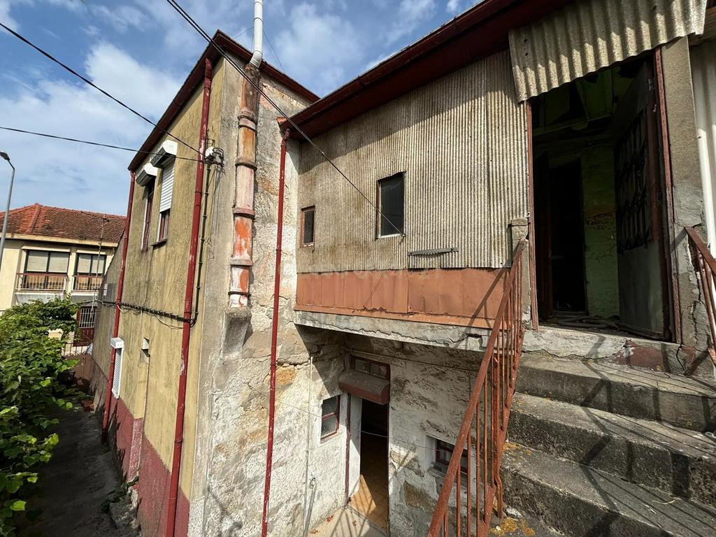 Moradia T3 em terreno c/257m² à Rua da Estação, São Mamede Infesta - Image 8