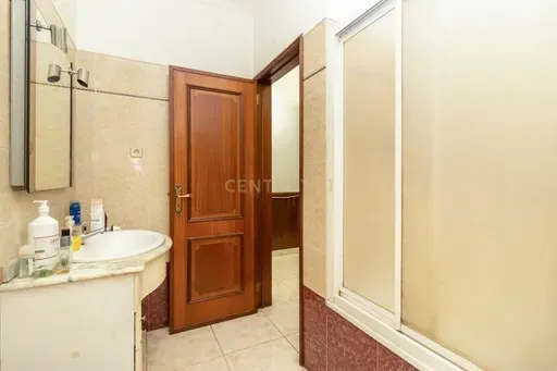 T2 + 1 Duplex na Charneca da Caparica - Image 31