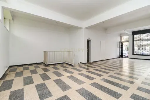 Loja para arrendar em Benfica, Av do Uruguai com 172m2 - Image 2